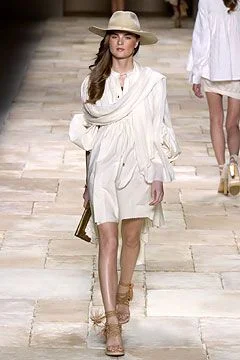 Look 16